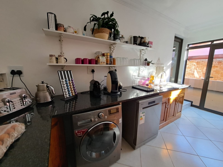 3 Bedroom Property for Sale in Boschdal North West